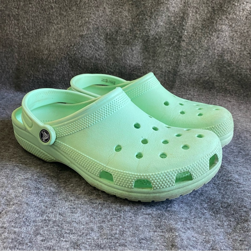 CROCS Green Water Shoes with Perforated Design and Heel Strap Womens 10 Mens 8